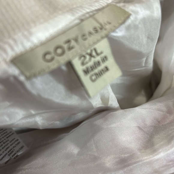 Cozy casual nwot bomber floral jacket - Picture 3 of 12